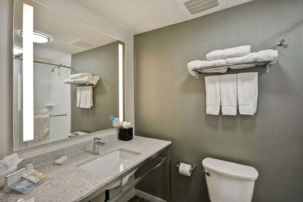 Hilton Garden Inn Gastonia Bagian luar foto