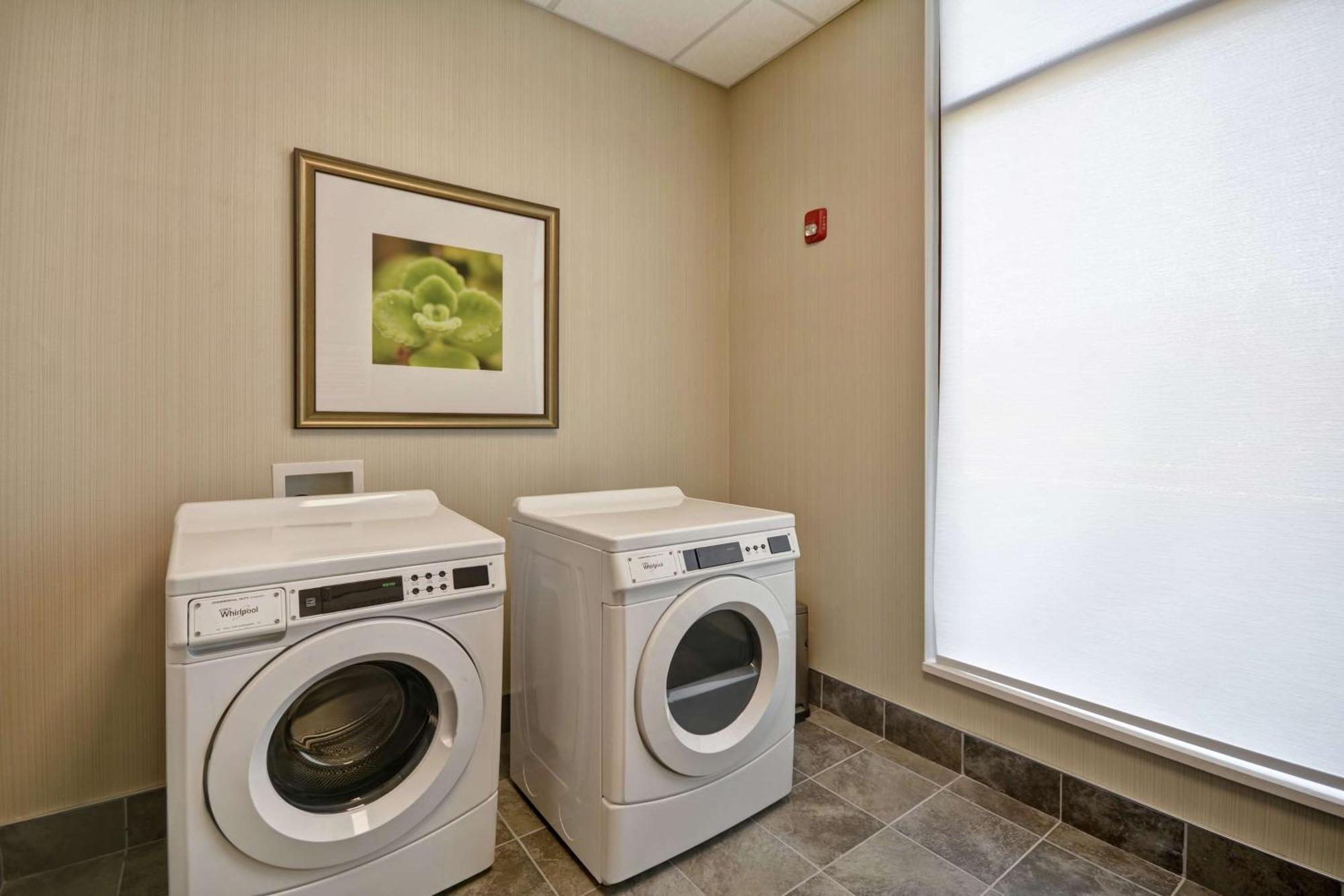 Hilton Garden Inn Gastonia Bagian luar foto