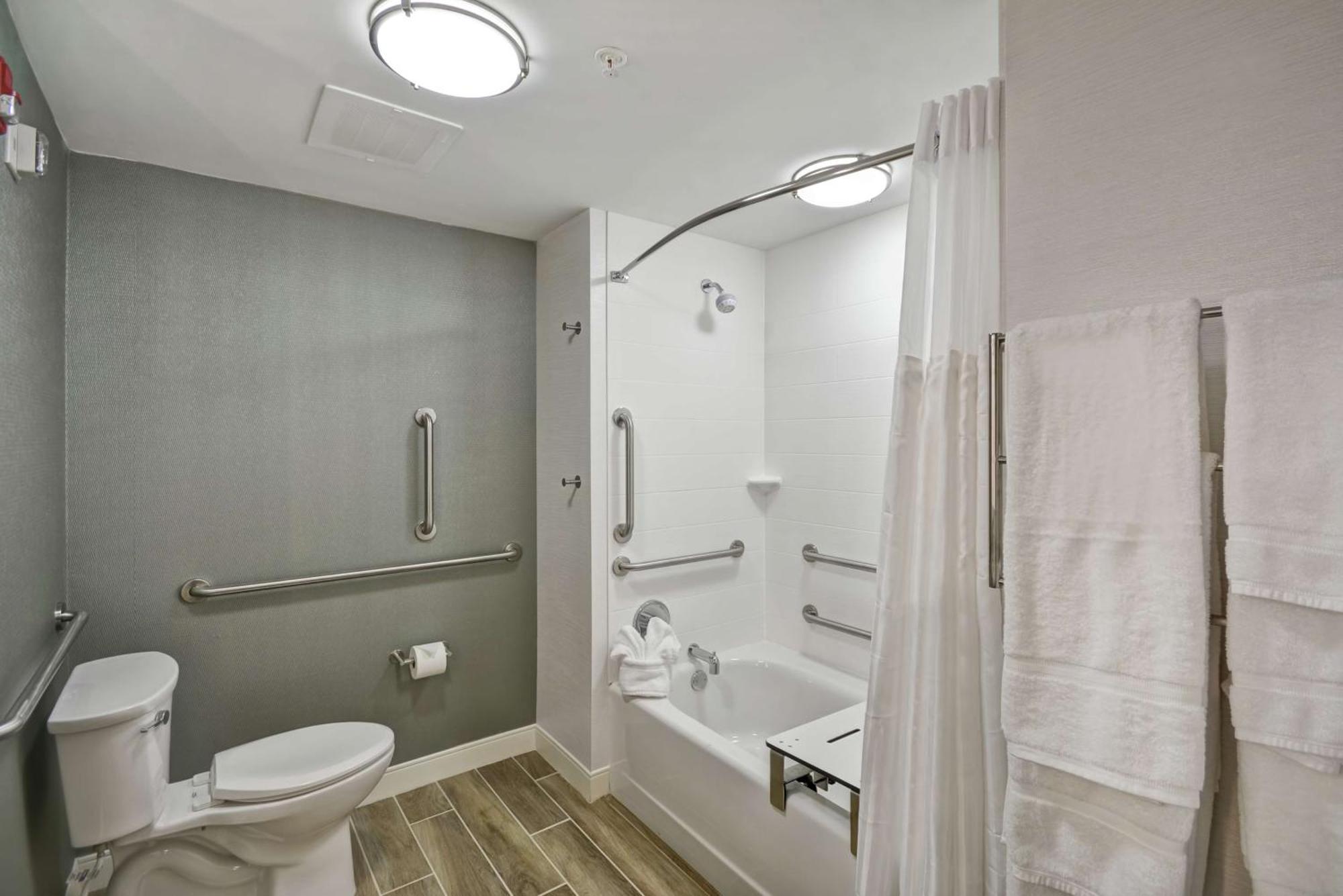 Hilton Garden Inn Gastonia Bagian luar foto