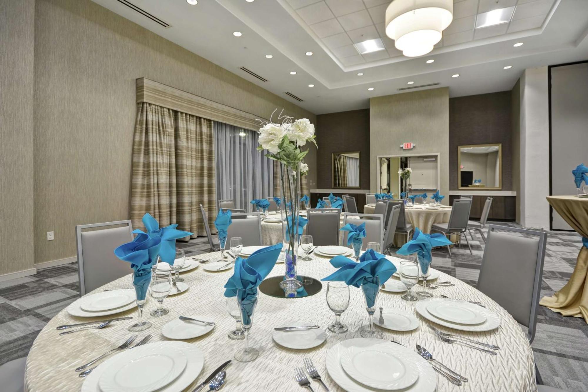Hilton Garden Inn Gastonia Bagian luar foto